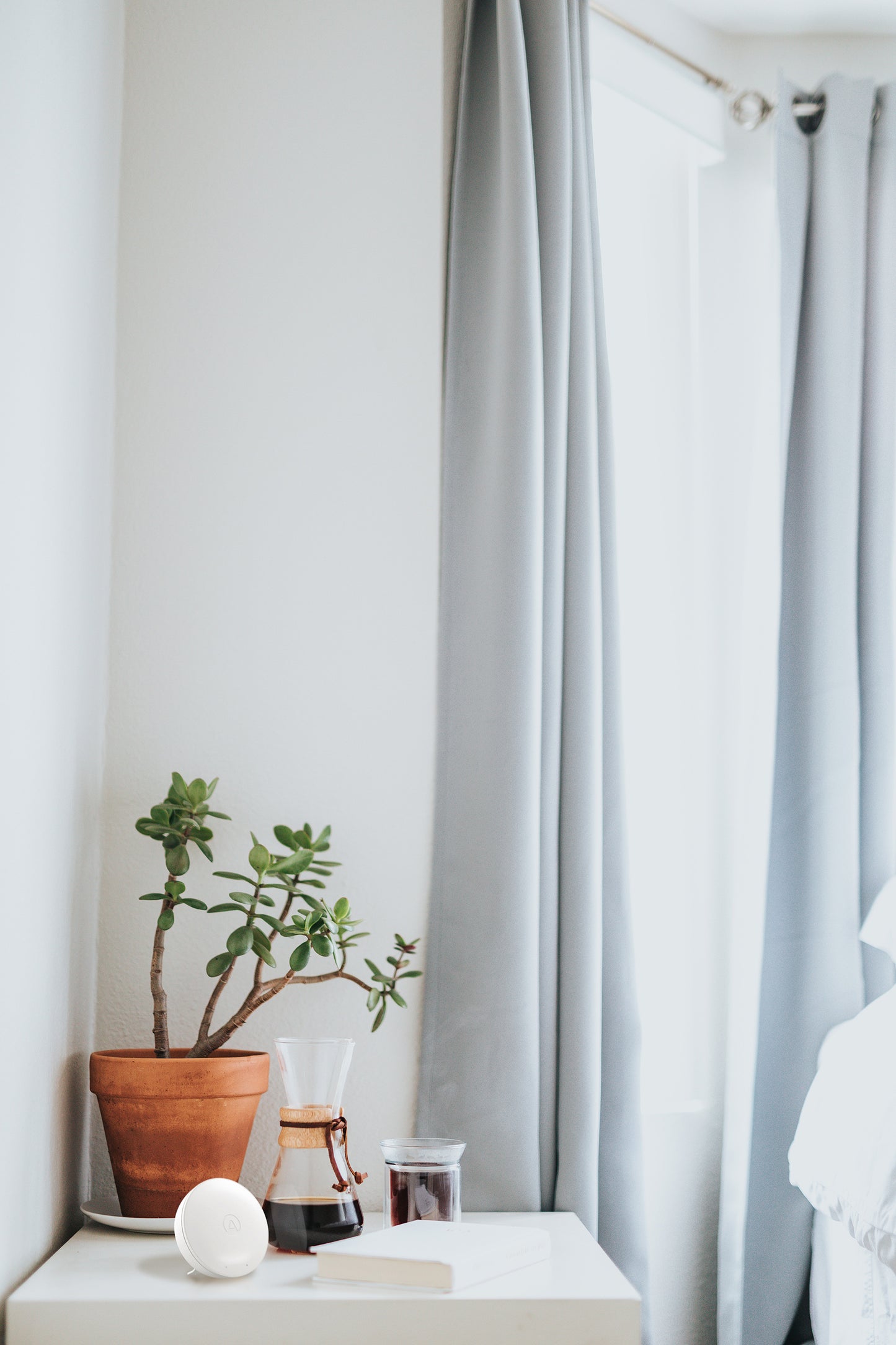 Airthings Wave Mini- Livraison gratuite - Détecteur de Moisissure, COV, Température et Humidité